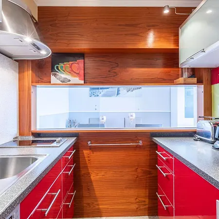 Trelleborgallee, 184 *